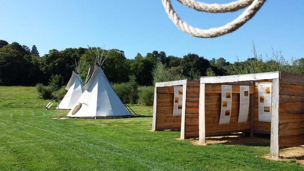 Les Tipis Du Bonheur De Vivre Hotel Brûlon Exterior foto